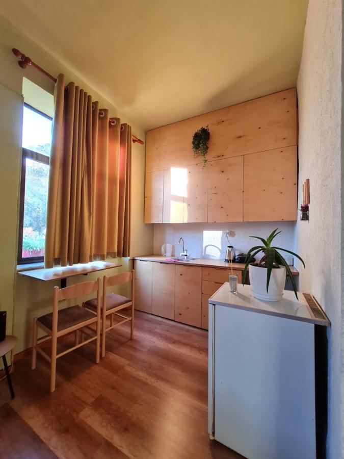 Ex-Block District Charming Studio Apartment With Treeish Sorrounding View! Tirana Exterior foto